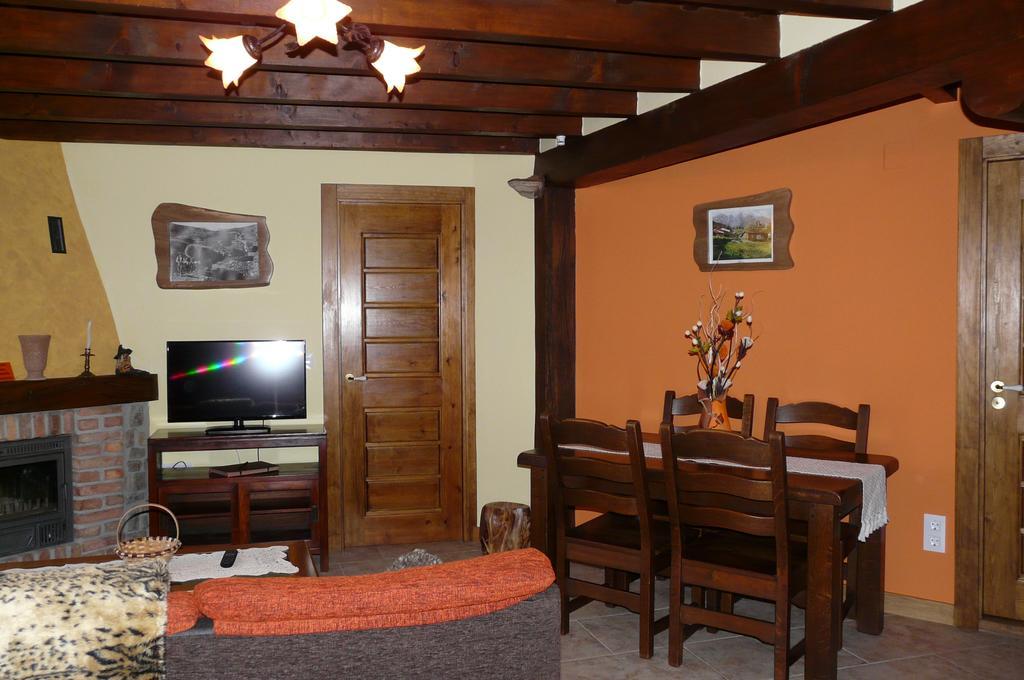 Apartamentos La Condesa Valmeo Eksteriør bilde